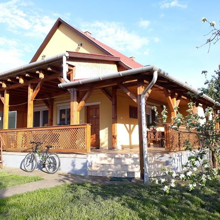 Hotel Oerveny Vendeghaz Tiszafüred Zewnętrze zdjęcie