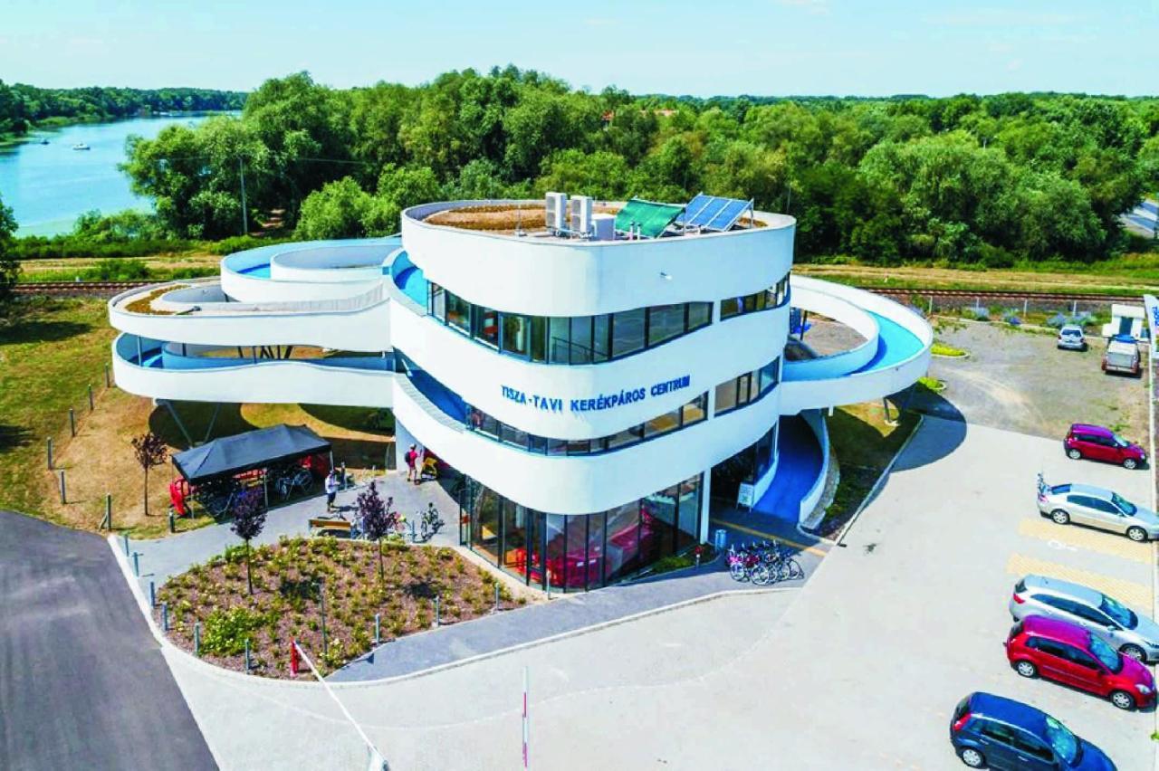 Hotel Oerveny Vendeghaz Tiszafüred Zewnętrze zdjęcie