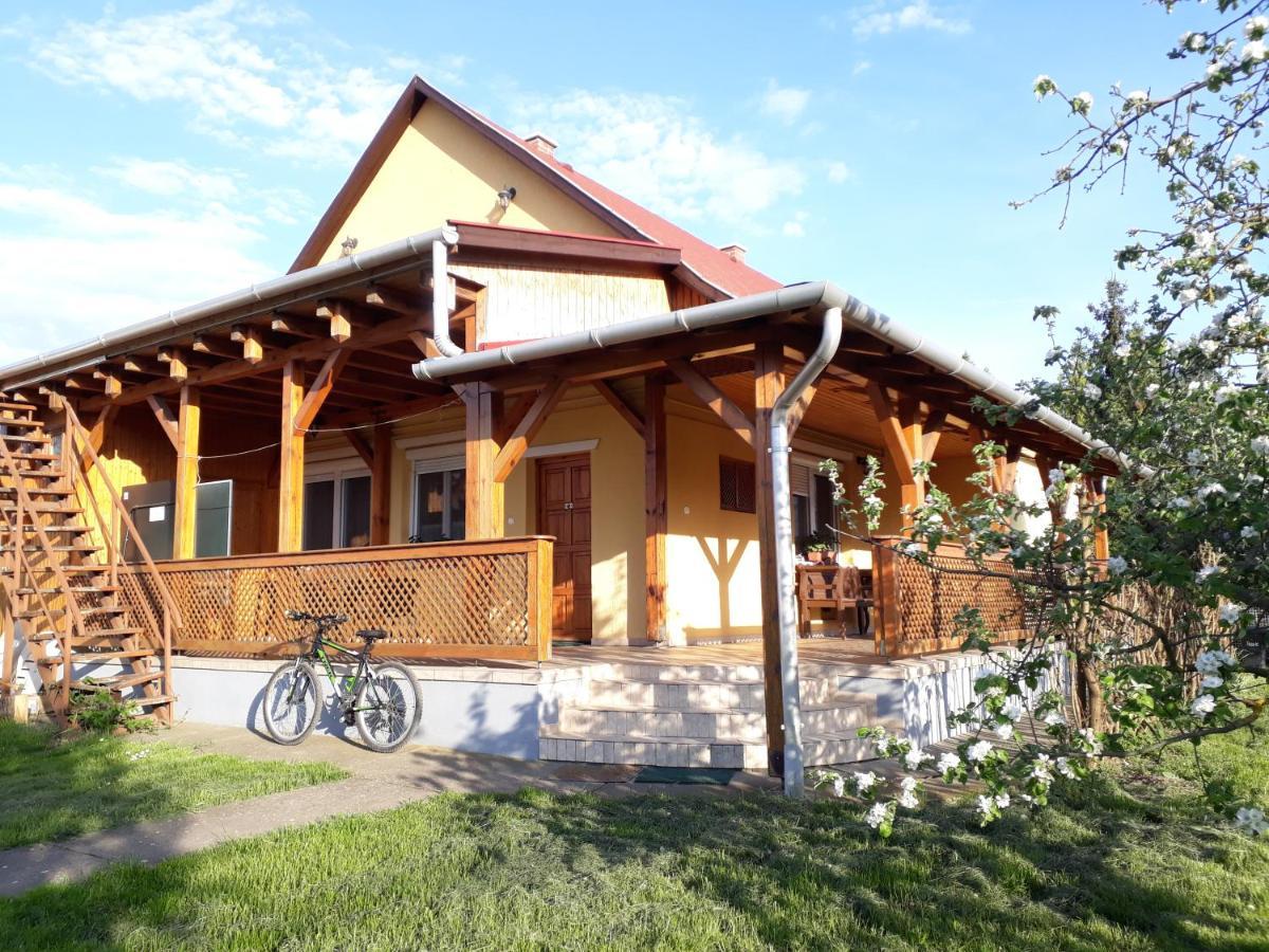 Hotel Oerveny Vendeghaz Tiszafüred Zewnętrze zdjęcie