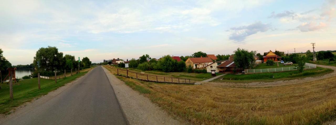 Hotel Oerveny Vendeghaz Tiszafüred Zewnętrze zdjęcie